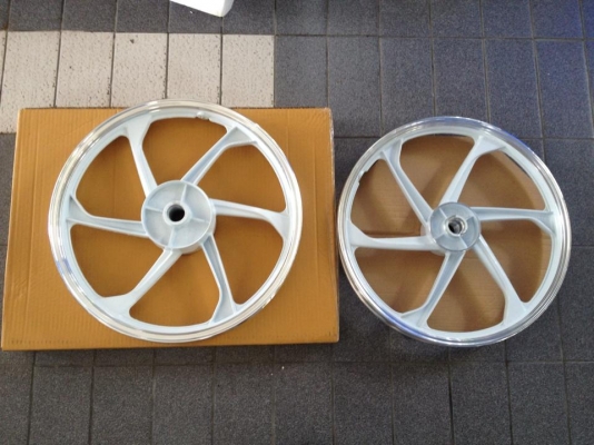 ขายล้อแม็กใหม่wave110i-125s ราคาถูก