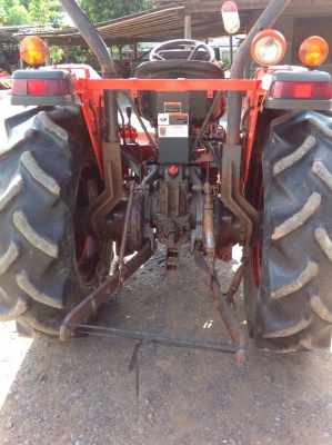 รถแทรกเตอร์คูโบต้า 45 แรง สภาพดีเยี่ยมเดิมๆ ทั้งคัน เกียร์ดี เฟืองท้ายดี ขายพร้อมใบดันหน้าเเละจอบหมุน