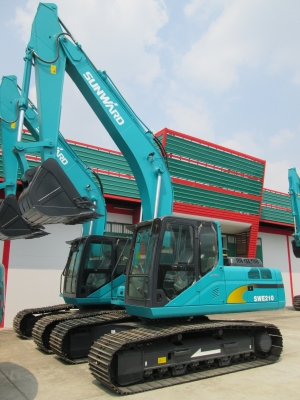 รถขุด SUNWARD SWE210 ขนาด 21 ตัน มาตรฐานยุโรป (Certificate of European)  ติดต่อวิภาดา   ทองอ้ม 081-3194528