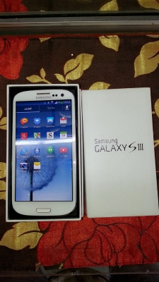 ขายโทรศัพมือถือยี่ห้อSAMSUNGรุ่นGALAXY S3สีขาว16GBสภาพพร้อมใช้งานครับ