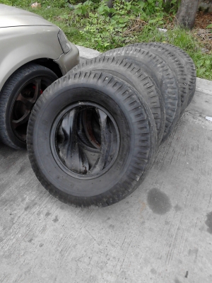 7.50-1  5  ยาง 6 ล้อ ขนาดกลาง ( พร้อมยางรองและยางใน )  ปี 2012  มี 5 เส้น  TEL.081-427-3941