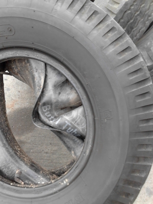 7.50-1  5  ยาง 6 ล้อ ขนาดกลาง ( พร้อมยางรองและยางใน )  ปี 2012  มี 5 เส้น  TEL.081-427-3941