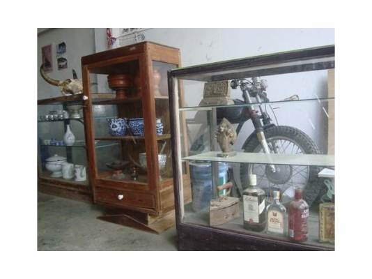 ตู้ไม้สักขายเหมา 5 ใบถูกๆ 12900