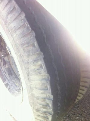 รถฮีโน่ 6 ล้อ ตู้แห้ง 121 แรงม้า. ปี 48 สนใจติดต่อ 081 - 6079515 รถฮีโน่ 6 ล้อ ตู้แห้ง 121 แรงม้า. ปี 48 สนใจติดต่อ 081 - 6079515