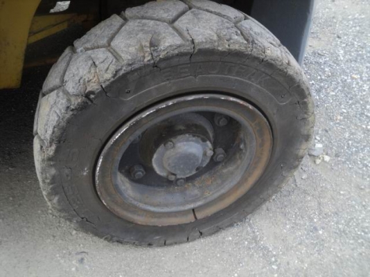 ขายรถยกkomatsu7ตัน.รุ่น6ขีด3แรง...ฉุดกระชาก...ยกแรง..โช๊คคู่