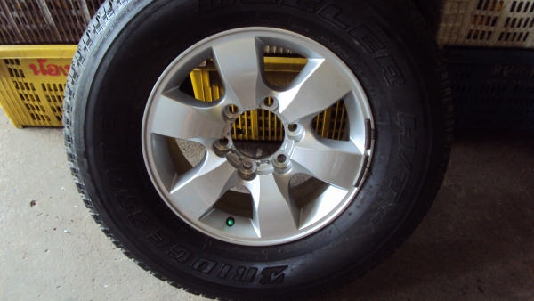 ขายแม็กพร้อมยาง265 70 16มี1วงเอาไว้ทำอะไหล่ ขายแม็กพร้อมยาง265 70 16มี1วงเอาไว้ทำอะไหล่