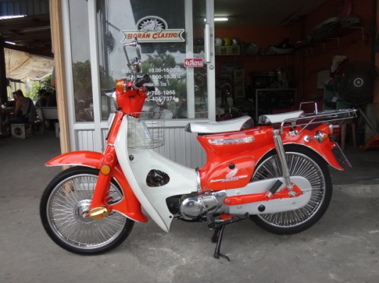 ขายc70สีส้มโกดังรถโบราณมาใหม่สวยๆอีกเครื่องดรีมมีทะเบียนโอนอยู่กทมบางแค(ร้านโบราณคลาสสิคเจ้าเก่า)ไลท์บางแคหรือปอบางแคโทร0897661966