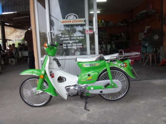 ขายc70สีเขียวตองโกดังรถโบราณมาใหม่สวยๆอีกเครื่องเดิมมีทะเบียนโอนอยู่กทมบางแค(ร้านโบราณคลาสสิคเจ้าเก่า)