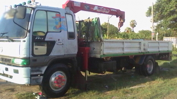 ขายรถบรรทุกหกล้อติดเครน HINO FF1JMKA เครื่อง JO8C-210 แรง ทะเบียนพร้อม