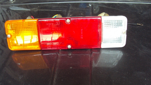 ขายไฟท้ายซูซูกิคาริเบียนของแท้เบิกห้างครับ500บาท