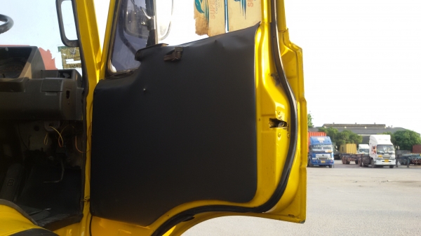 ขายหัวลาก NISSAN 230 แรง  เพลาเดียว 0616294646