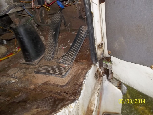 ขาย1200000 บาท 18ล้อ ไม่ดั้มร็อค 240 แรง