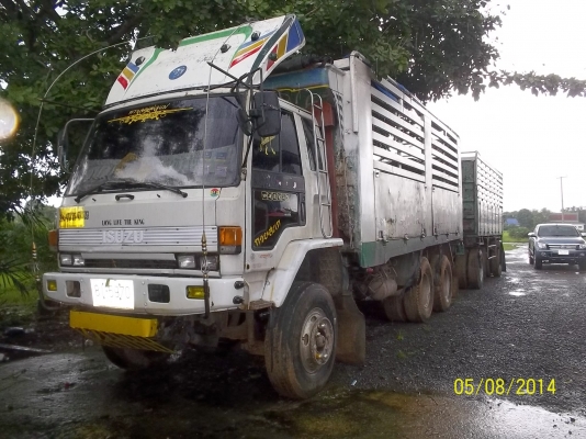 ขาย1200000 บาท 18ล้อ ไม่ดั้มร็อค 240 แรง