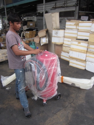 ประกาศแจ้ง ลูกค้าครับ - ทางเราได้ จัดส่งเครื่องพ่นทราย พร้อมดูดฝุ่นได้ในตัว ที่ขนส่งแถวปทุมวัน ให้เรียบร้อยแล้วครับ