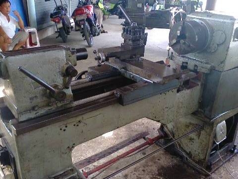 แท่นกลึง 3 เพลา เกียร์บล็อก  คอม้าถอดได้ หน้าแท่นเรียบ คอลึก 12 นิ้ว พร้อมใช้ 67,000  ด่วน !!!!