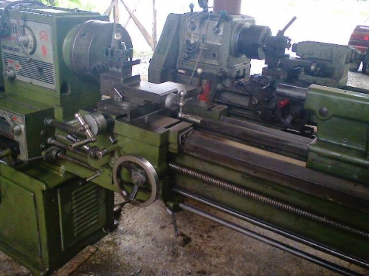 เครื่องกลึง 6 ฟุต 3 เพลา เกียร์บล็อก  คอม้าถอดได้  รูเพลา 2 นิ้ว  ยี่ห้อ เชนเย่  85,000
