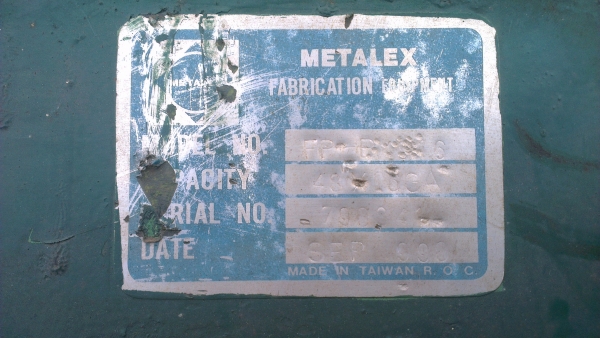 Sell> ขายเครื่องพับมือโยก หน้ากว้าง 4 ฟุต ของใต้หวันครับ สภาพสวย ไม่มีอะไรแตกหัก ฟันแยกถอดได้ กำแพงแสน นครปฐมครับ