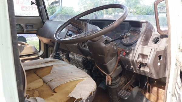 ขายด่วนหัวคัชซีHINO FD156 เครื่องHO7C 185แรงราคาไม่แพงโทร0843923995