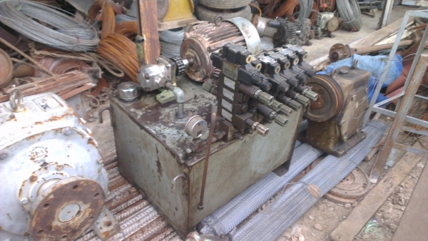 Sell> ขายชุดปั้มไฮดรอลิค(Power Unit) มอเตอร์ 5 แรง 3 เฟส มีวาวล์ไฟฟ้า 7 ตัว คอยล์ 220V. พร้อมใช้งาน กำแพงแสน นครปฐมครับ Sell> ขายชุดปั้มไฮดรอลิค(Power Unit) มอเตอร์ 5 แรง 3 เฟส มีวาวล์ไฟฟ้า 7 ตัว คอยล์ 220V. พร้อมใช้งาน กำแพงแสน นครปฐมครับ