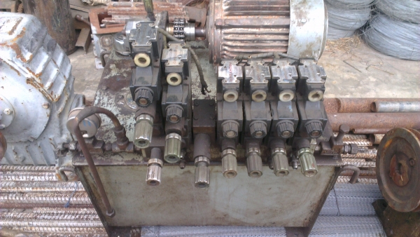 Sell> ขายชุดปั้มไฮดรอลิค(Power Unit) มอเตอร์ 5 แรง 3 เฟส มีวาวล์ไฟฟ้า 7 ตัว คอยล์ 220V. พร้อมใช้งาน กำแพงแสน นครปฐมครับ Sell> ขายชุดปั้มไฮดรอลิค(Power Unit) มอเตอร์ 5 แรง 3 เฟส มีวาวล์ไฟฟ้า 7 ตัว คอยล์ 220V. พร้อมใช้งาน กำแพงแสน นครปฐมครับ