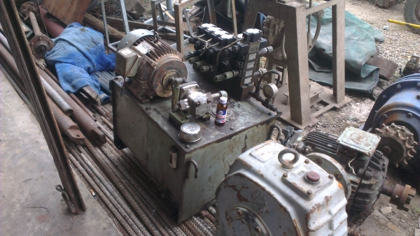 Sell> ขายชุดปั้มไฮดรอลิค(Power Unit) มอเตอร์ 5 แรง 3 เฟส มีวาวล์ไฟฟ้า 7 ตัว คอยล์ 220V. พร้อมใช้งาน กำแพงแสน นครปฐมครับ Sell> ขายชุดปั้มไฮดรอลิค(Power Unit) มอเตอร์ 5 แรง 3 เฟส มีวาวล์ไฟฟ้า 7 ตัว คอยล์ 220V. พร้อมใช้งาน กำแพงแสน นครปฐมครับ