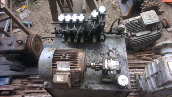 Sell> ขายชุดปั้มไฮดรอลิค(Power Unit) มอเตอร์ 5 แรง 3 เฟส มีวาวล์ไฟฟ้า 7 ตัว คอยล์ 220V. พร้อมใช้งาน กำแพงแสน นครปฐมครับ Sell> ขายชุดปั้มไฮดรอลิค(Power Unit) มอเตอร์ 5 แรง 3 เฟส มีวาวล์ไฟฟ้า 7 ตัว คอยล์ 220V. พร้อมใช้งาน กำแพงแสน นครปฐมครับ