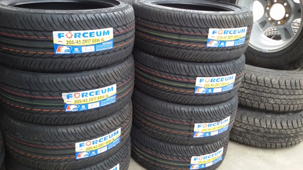 ขายยางใหม่ 205 45 17 เส้นละ1900