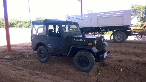 รถจิ๊ป Mitsubishi 4WD รถจิ๊ป Mitsubishi 4WD