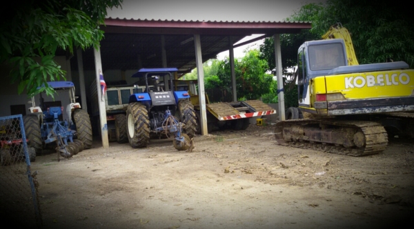 แม็คโค สิบล้อรับ จ้าง รับเหมาถมดิน ขนส่งหิน ทราย ลูกรัง แม็คโค สิบล้อรับ จ้าง รับเหมาถมดิน ขนส่งหิน ทราย ลูกรัง