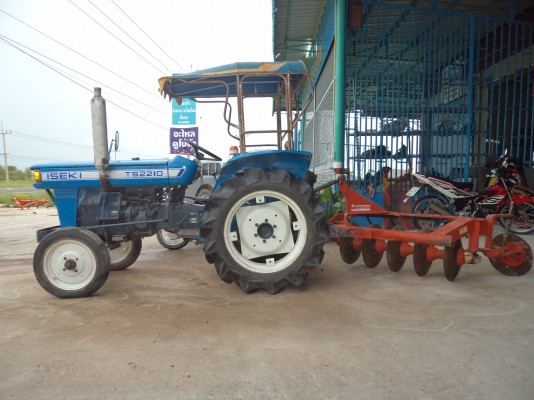 ขายถูกๆคับ 58000บาทรถไถ22แรง อุปกร 2ชุด พร้อมใช้งานคับ