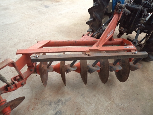 ขายถูกๆคับ 58000บาทรถไถ22แรง อุปกร 2ชุด พร้อมใช้งานคับ