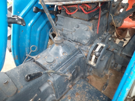 ขายถูกๆคับ 58000บาทรถไถ22แรง อุปกร 2ชุด พร้อมใช้งานคับ