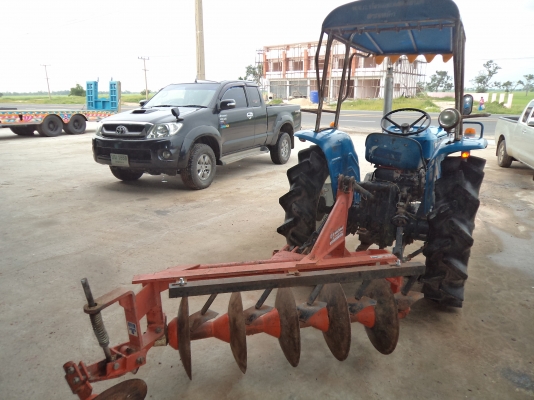 ขายถูกๆคับ 58000บาทรถไถ22แรง อุปกร 2ชุด พร้อมใช้งานคับ