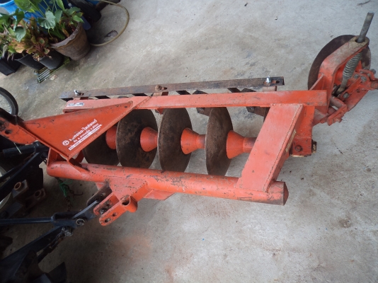 ขายถูกๆคับ 58000บาทรถไถ22แรง อุปกร 2ชุด พร้อมใช้งานคับ