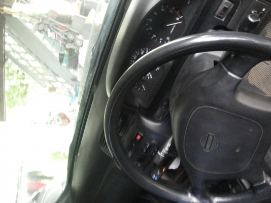 ขายรถเก๋ง นิสสัน 0865504824