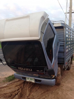 ขายด่วนครับเครื่อง120ฝาขาว รถปี2548 ขาย 500000กะบะเหลดครับ