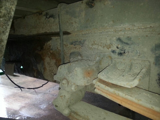 6ล้อ..195 แรง..หัว-คัสซี...FTR32HR-3000205 รถห้างแท้ๆสภาพดี...(ยกตู้ลง..ขายหัว-คัสซี)