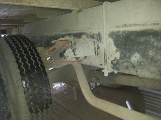 6ล้อ..195 แรง..หัว-คัสซี...FTR32HR-3000205 รถห้างแท้ๆสภาพดี...(ยกตู้ลง..ขายหัว-คัสซี)