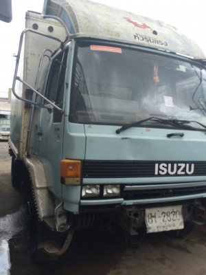 6ล้อ..195 แรง..หัว-คัสซี...FTR32HR-3000205 รถห้างแท้ๆสภาพดี...(ยกตู้ลง..ขายหัว-คัสซี)