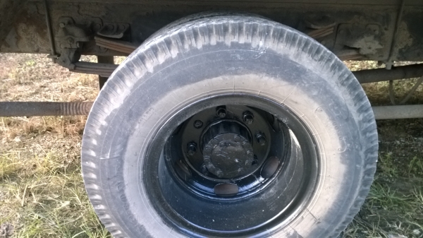 6ล้อ..195 แรง..หัว-คัสซี...FTR32HR-3000205 รถห้างแท้ๆสภาพดี...(ยกตู้ลง..ขายหัว-คัสซี)