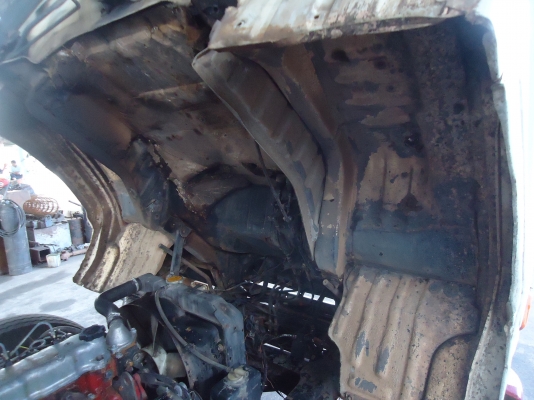 ขายด่วนรถ6ล้อFC2WEKAเครือง120แรงขรรทุกนํ้ามัน8000ลิตร