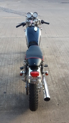 มาใหม่คับ YAMAHA SR 400 แต่งคาเฟ่ เก็บงานสีใหม่คับ เสียสรรพสามิตรเรียบร้อยมีตัวจริงครบทุกใบคับ ขาย 57,000 ราคานี้พร้อมส่งทั่วไทยคับ โทร 0810578282 ไอดีไลน์ POPBIGBIKESAKON สนใจรถสวย ถูก ดี ต้อง POP BIGBIKE SAKONNAKHON