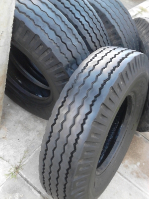 7.50-1  5  ยาง 6 ล้อ ขนาดกลาง ผ้าใบ 12 ชั้น ( พร้อมยางรองและยางใน )  ปี 2012  มี 5 เส้น  TEL.081-427-3941