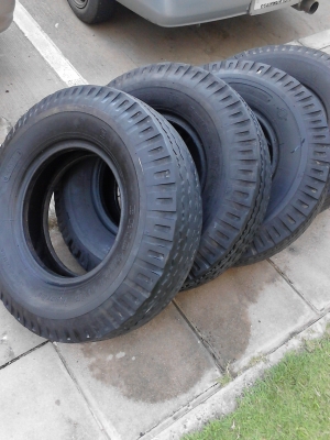 7.50-1  5  ยาง 6 ล้อ ขนาดกลาง ผ้าใบ 12 ชั้น ( พร้อมยางรองและยางใน )  ปี 2012  มี 5 เส้น  TEL.081-427-3941