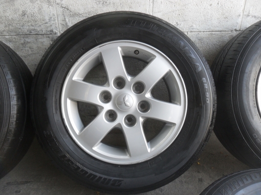 ล้อแม็ก 16นิ้ว 6รู ปาเจโร พร้อมยาง 235/60R16ปี11 สวยๆ 4 ล้อ ราคา 6500 บาท