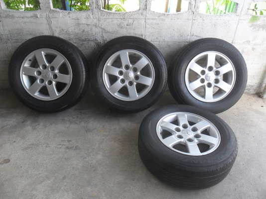 ล้อแม็ก 16นิ้ว 6รู ปาเจโร พร้อมยาง 235/60R16ปี11 สวยๆ 4 ล้อ ราคา 6500 บาท