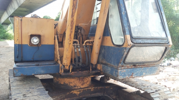 KOMATSU PC100-2สภาพเก่านอก KOMATSU PC100-2สภาพเก่านอก