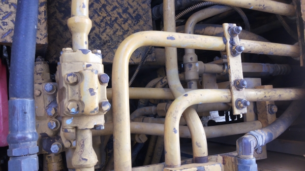 KOMATSU PC100-2สภาพเก่านอก KOMATSU PC100-2สภาพเก่านอก