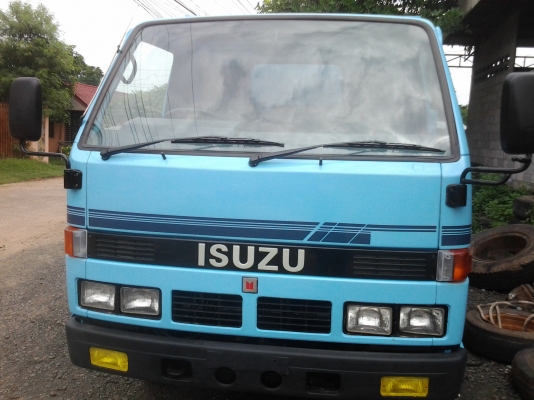 ขายรถอีซูซุสี่ล้อกลางดั้มเครื่อง100แรงสภาพสวย ขายรถอีซูซุสี่ล้อกลางดั้มเครื่อง100แรงสภาพสวย