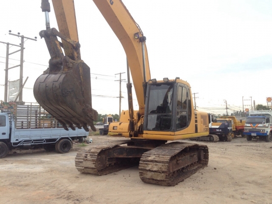 ขายรถแมคโครPC200-6 สภาพพร้อมใช้ สนใจติดต่อ บอย 085-156-2314 ขายรถแมคโครPC200-6 สภาพพร้อมใช้ สนใจติดต่อ บอย 085-156-2314